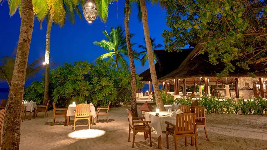 Ilaafathi at Banyan Tree Vabbinfaru thumbnail 2